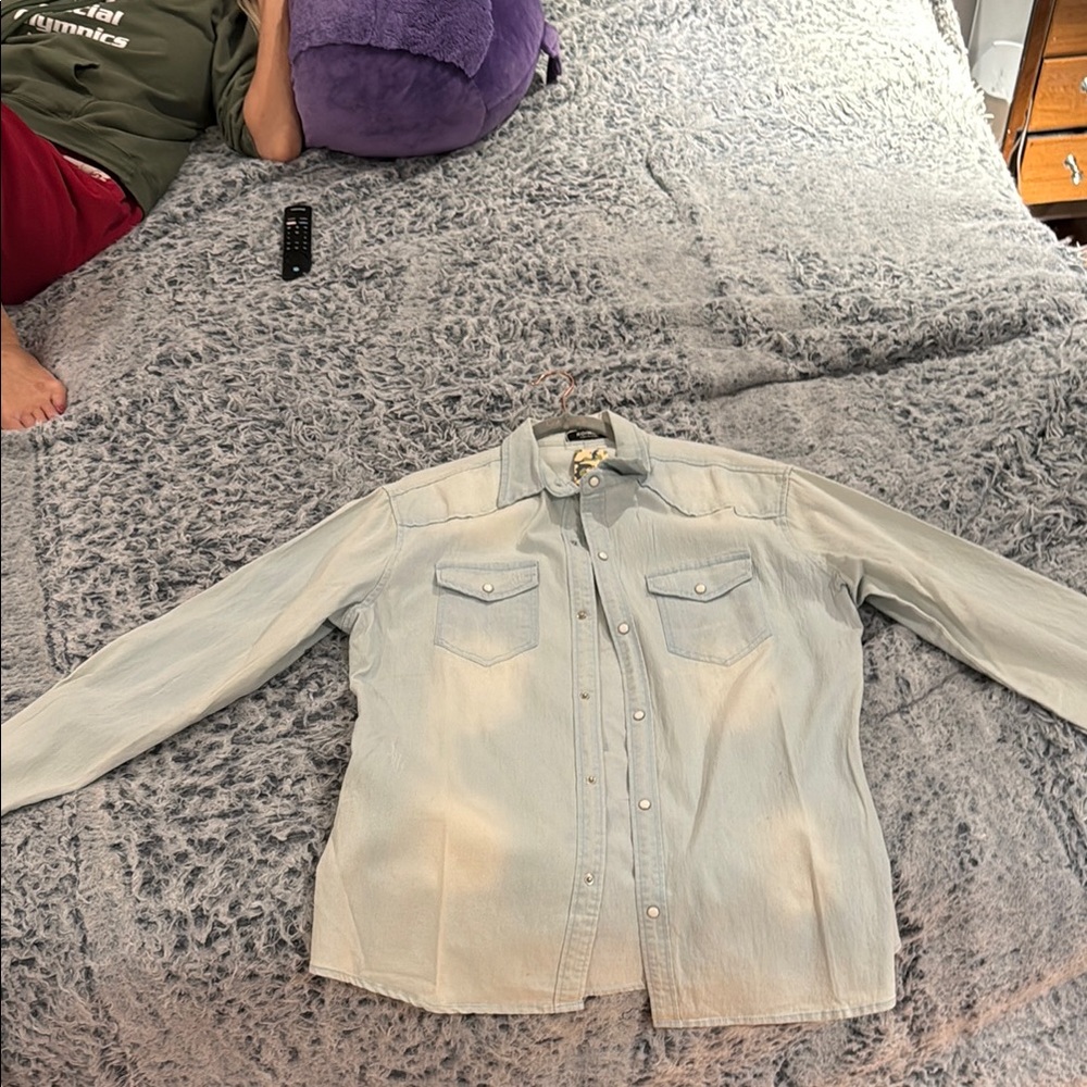 Men's Casual Button Down Shirt - Light blue